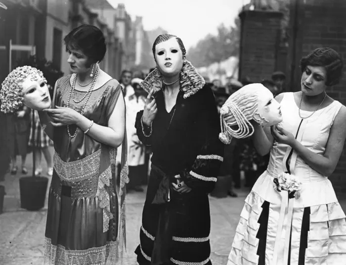 Gerahmter Druck : Modellmasken Gerahmter Druck : Modellmasken
