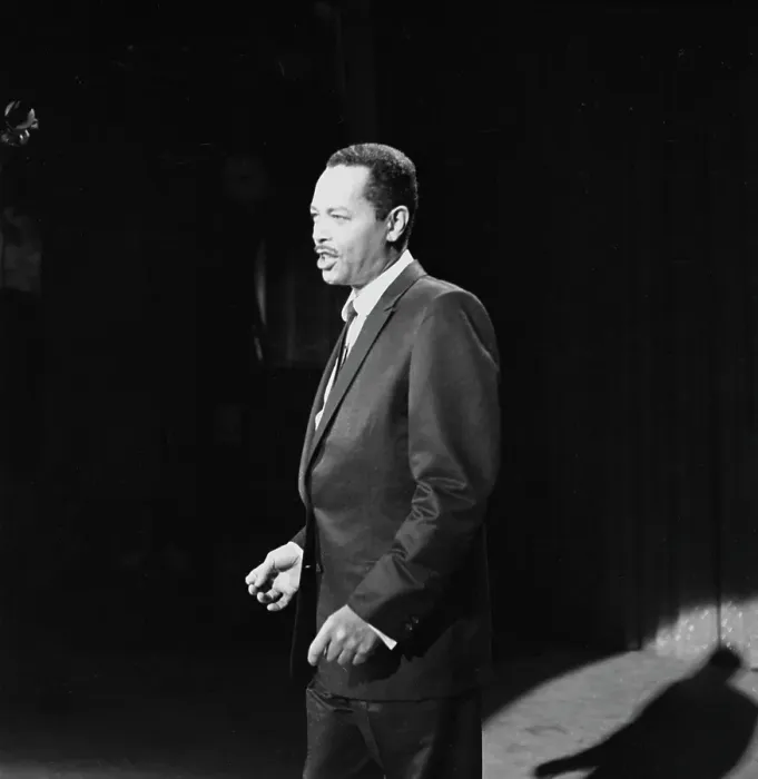 Gerahmter Druck : Billy Eckstine auf der Bühne Gerahmter Druck : Billy Eckstine auf der Bühne