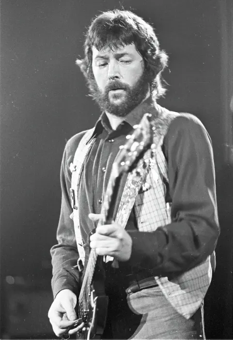 Gerahmter Druck : Clapton spielt. Gerahmter Druck : Clapton spielt.