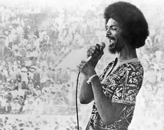 Gerahmter Druck : Gil Scott-Heron auf der Bühne Gerahmter Druck : Gil Scott-Heron auf der Bühne