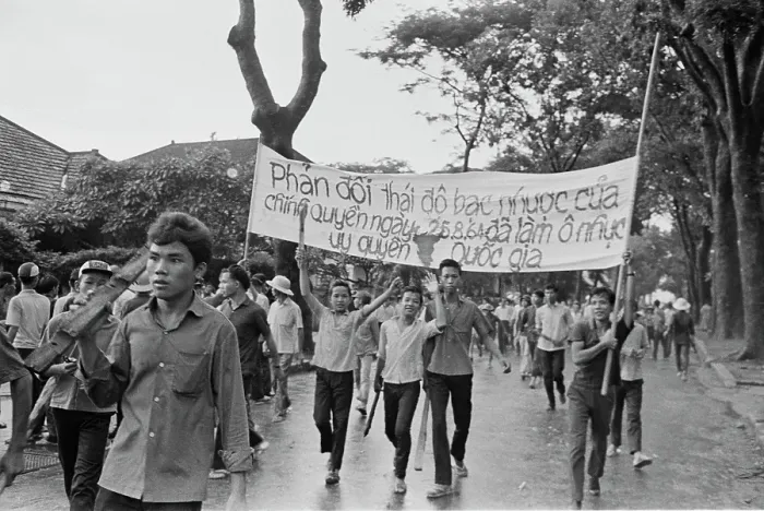 Gerahmter Druck : Proteste in Saigon Gerahmter Druck : Proteste in Saigon