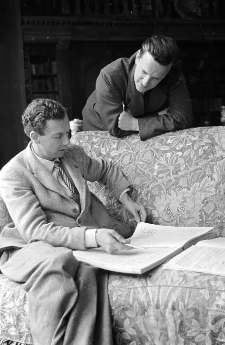 Gerahmter Druck : Benjamin Britten und Peter Pears Gerahmter Druck : Benjamin Britten und Peter Pears