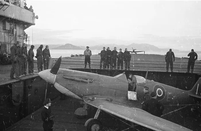 Gerahmter Druck : Spitfire absenken