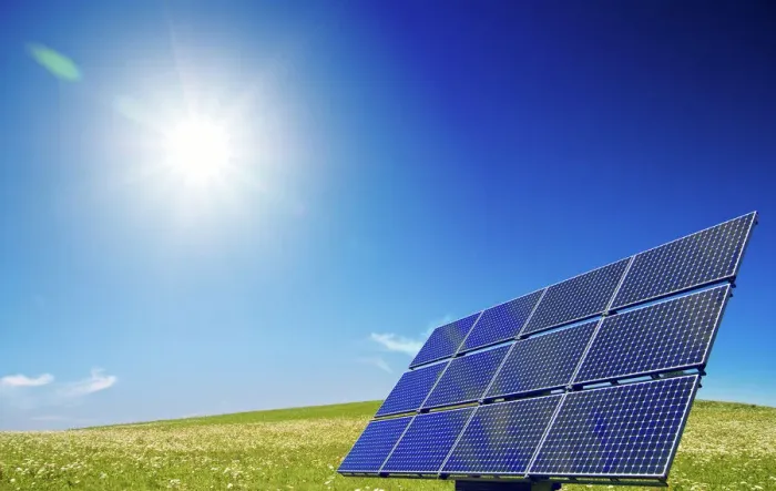 Gerahmter Druck : Sonnenpanele mit Sonne Gerahmter Druck : Sonnenpanele mit Sonne