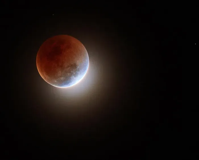Gerahmter Druck : Blutmond. Ein totaler Mondfinsternis oder Blutmond Gerahmter Druck : Blutmond. Ein totaler Mondfinsternis oder Blutmond