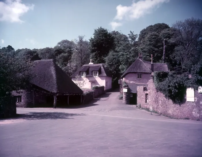 Gerahmter Druck : Cockington Village, Devon, c1955. Künstler: Arthur Charles Kirby Ware Gerahmter Druck : Cockington Village, Devon, c1955. Künstler: Arthur Charles Kirby Ware