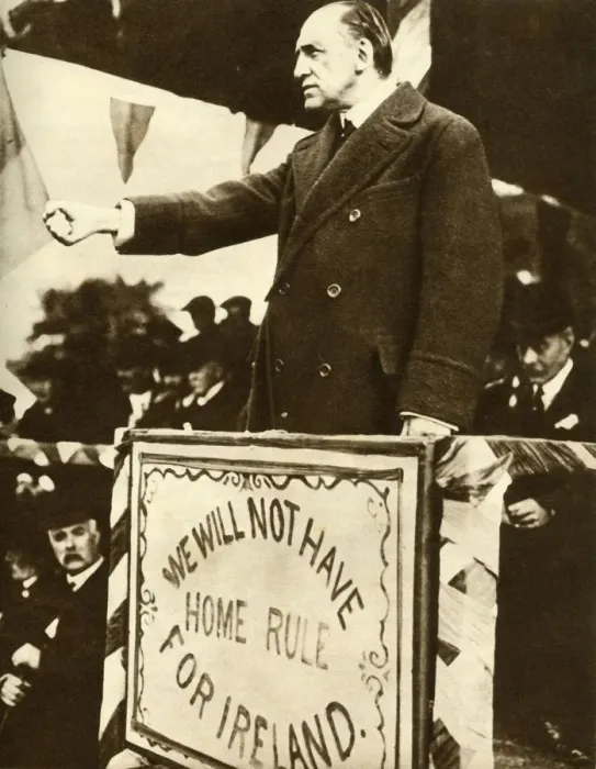 Gerahmter Druck : Edward Carson hält eine Rede, 1912, (1935). Ersteller: Unbekannt. Gerahmter Druck : Edward Carson hält eine Rede, 1912, (1935). Ersteller: Unbekannt.