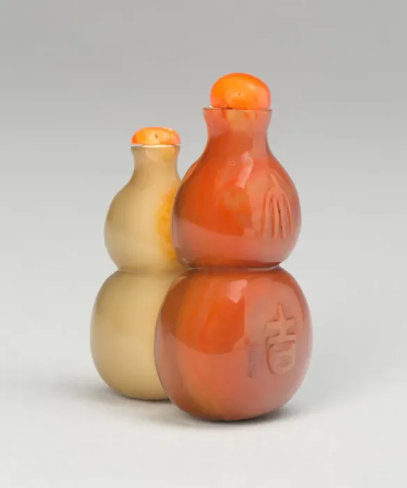 Gerahmter Druck : Schalenformiger Doppelschnupftropfenflasche, Qing-Dynastie (1644–1911), 1780–1880. Schöpfer unbekannt Gerahmter Druck : Schalenformiger Doppelschnupftropfenflasche, Qing-Dynastie (1644–1911), 1780–1880. Schöpfer unbekannt