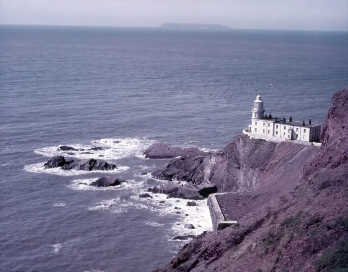 Gerahmter Druck : Leuchtturm von Hartland Point, Devon, um 1955. Ersteller: Arthur Charles Kirby Ware Gerahmter Druck : Leuchtturm von Hartland Point, Devon, um 1955. Ersteller: Arthur Charles Kirby Ware