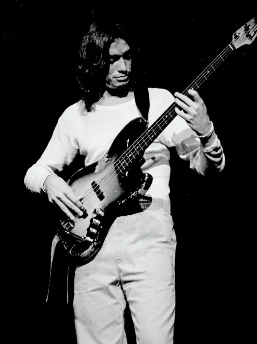 Gerahmter Druck : Jaco Pastorius, Odeon Hammersmith, London 1976. Künstler: Brian O'Connor Gerahmter Druck : Jaco Pastorius, Odeon Hammersmith, London 1976. Künstler: Brian O'Connor