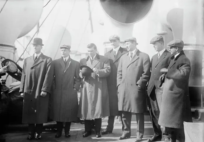 Gerahmter Druck : Jakob Daubert ,Joshua DeVore,Larry Doyle,Rudolf Märkward,Art Devin,Fredrich Merkel... (Baseball) 1911. Schöpfer :Bain-News Service Gerahmter Druck : Jakob Daubert ,Joshua DeVore,Larry Doyle,Rudolf Märkward,Art Devin,Fredrich Merkel... (Baseball) 1911. Schöpfer :Bain-News Service