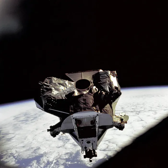 Gerahmter Druck : Lunar-Modul-Aufstiegstrupp, 1969. Ersteller: David Scott Gerahmter Druck : Lunar-Modul-Aufstiegstrupp, 1969. Ersteller: David Scott