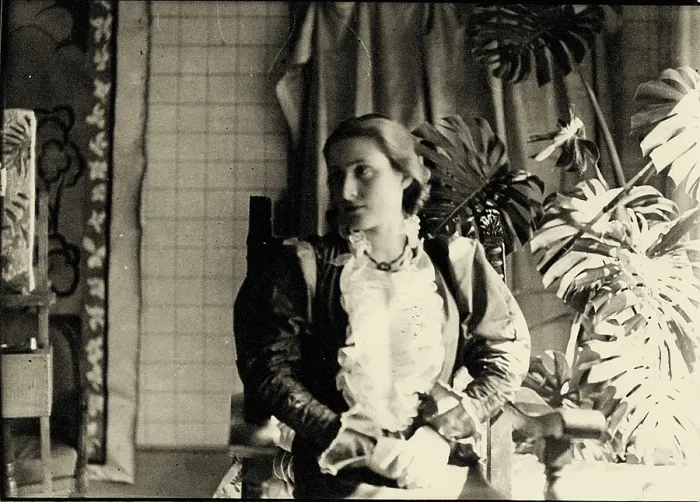 Gerahmter Druck : Lydia Delectorskaya, um 1935. Künstler: Matisse, Henri (1869-1954)