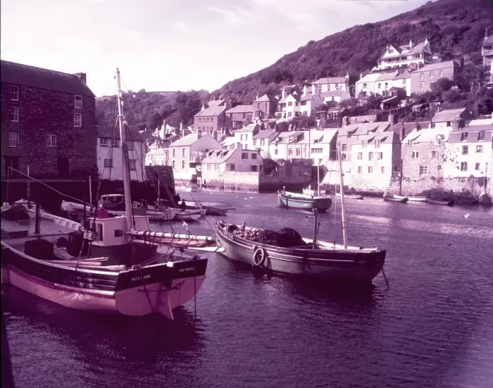 Gerahmter Druck : Polperro Harbour, Cornwall, c1955. Schöpfer: Arthur Charles Kirby Ware