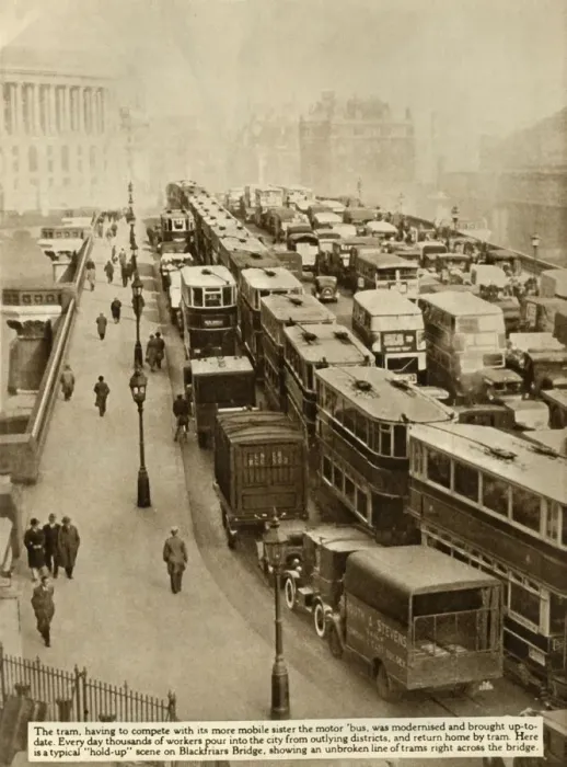 Gerahmter Druck : Stau auf der Blackfriars Bridge, London, 1935. Ersteller: Unbekannt. Gerahmter Druck : Stau auf der Blackfriars Bridge, London, 1935. Ersteller: Unbekannt.