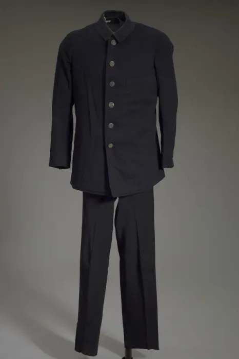 Gerahmter Druck : Uniform gehörte dem Pullman-Porter Robert Thomas, ca. 1920. Gerahmter Druck : Uniform gehörte dem Pullman-Porter Robert Thomas, ca. 1920.