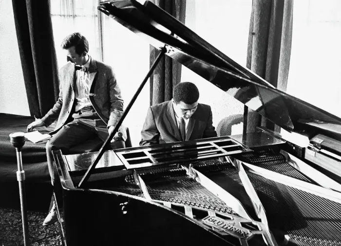 Gerahmter Druck : Mohammed Ali am Klavier Gerahmter Druck : Mohammed Ali am Klavier