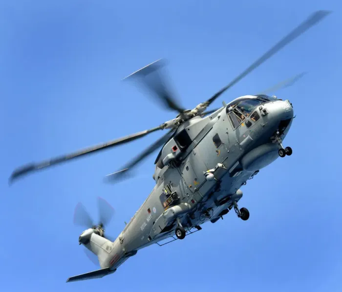 Gerahmter Druck : Merlin. Ein Hubschrauber der Marlin-Klasse betreibt Aufgaben von der britischen Gerahmter Druck : Merlin. Ein Hubschrauber der Marlin-Klasse betreibt Aufgaben von der britischen
