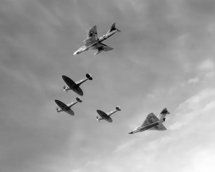 Gerahmter Druck : 100 Jahre der RAF Gerahmter Druck : 100 Jahre der RAF