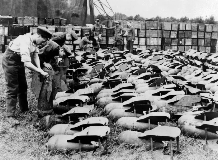 Gerahmter Druck : 100 Jahre der RAF Gerahmter Druck : 100 Jahre der RAF
