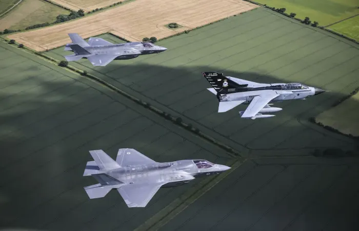 Gerahmter Druck : F-35B Sturzkampfflugzeug 'Lightning II' Gerahmter Druck : F-35B Sturzkampfflugzeug 'Lightning II'