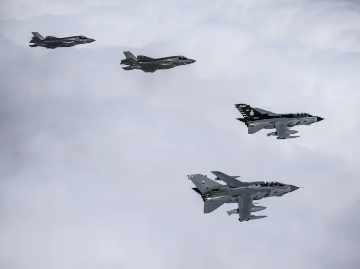 Gerahmter Druck : RAF Leeming Fotoaufgabe 2016 Gerahmter Druck : RAF Leeming Fotoaufgabe 2016