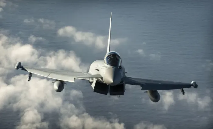 Gerahmter Druck : Flugzeuge RAF Typhoon während der Übung Capable Eagle