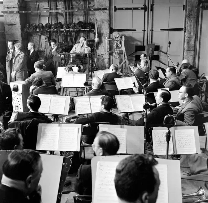 Gerahmter Druck : TV-Programme 'Off the Record'. Hinter den Kulissen des BBC-Programms. Gerahmter Druck : TV-Programme 'Off the Record'. Hinter den Kulissen des BBC-Programms.