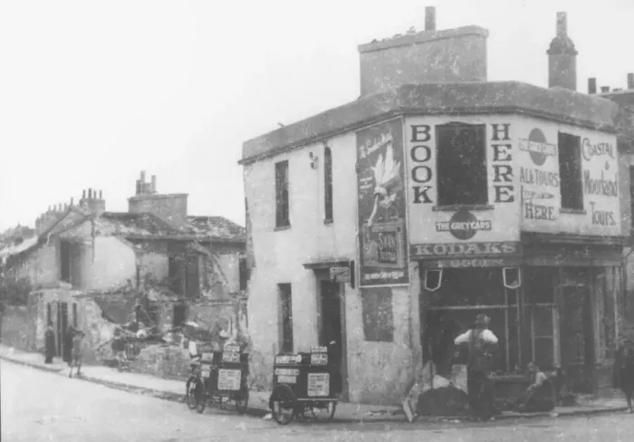 Gerahmter Druck : Die Kneipzeitschrift Fortunes Pub im Viertel Plainmoor von Torquay überlebte eine Bombe an der Kreuzung mit St Gerahmter Druck : Die Kneipzeitschrift Fortunes Pub im Viertel Plainmoor von Torquay überlebte eine Bombe an der Kreuzung mit St