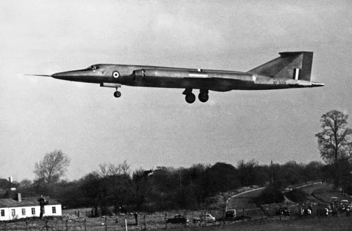 Gerahmter Druck : Der britische Supersonikforschungsflugzeug Bristol T 188 startet zum ersten Mal ab Gerahmter Druck : Der britische Supersonikforschungsflugzeug Bristol T 188 startet zum ersten Mal ab