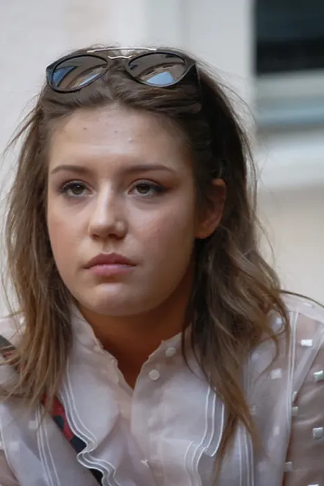 Gerahmter Druck : ADELE EXARCHOPOULOS, eine der Stars von Life of Adele – Blue. Gerahmter Druck : ADELE EXARCHOPOULOS, eine der Stars von Life of Adele – Blue.