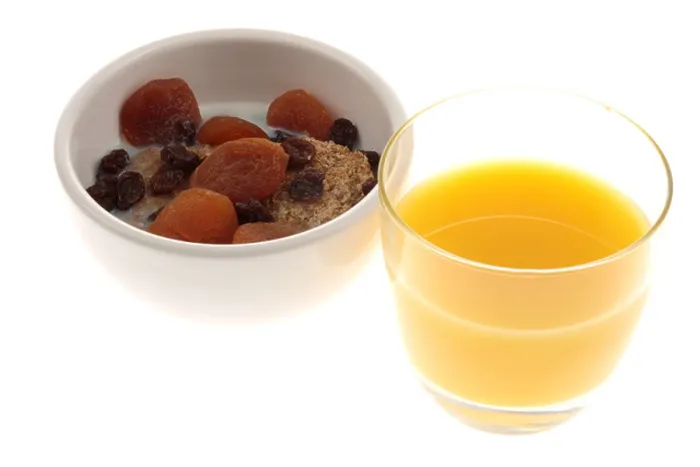 Gerahmter Druck : Frühstücks-Cereal mit Frucht. Gerahmter Druck : Frühstücks-Cereal mit Frucht.