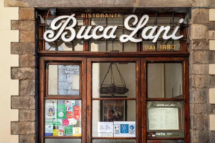 Gerahmter Druck : Buca Lapi ist das älteste Restaurant in Florenz. Gerahmter Druck : Buca Lapi ist das älteste Restaurant in Florenz.
