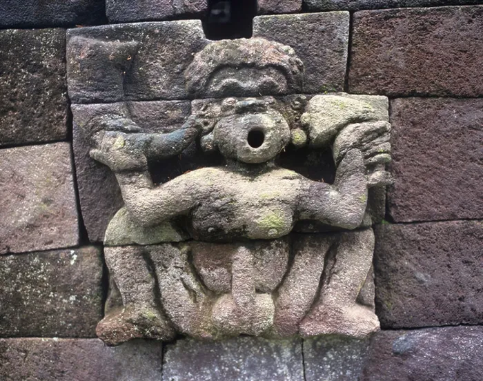 Gerahmter Druck : Indonesien, Zentral-Java, Gunung Lavu, Candi Sukuh, Steinfigur mit Fruchtbarkeitssymbolik. Gerahmter Druck : Indonesien, Zentral-Java, Gunung Lavu, Candi Sukuh, Steinfigur mit Fruchtbarkeitssymbolik.
