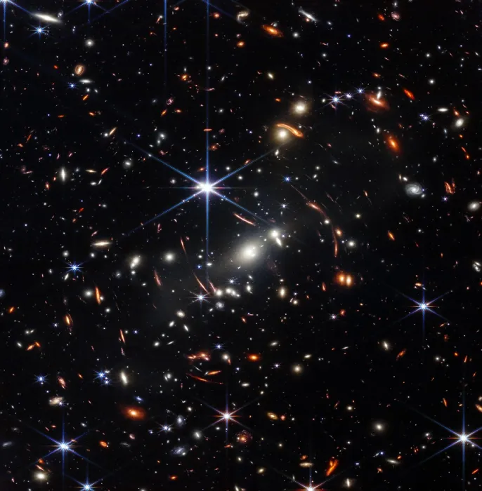 Gerahmter Druck : NASA's James Webbs Raumteleskop hat das tiefste und klareste Infrarotbild produziert. Gerahmter Druck : NASA's James Webbs Raumteleskop hat das tiefste und klareste Infrarotbild produziert.