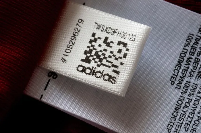 Gerahmter Druck : Bildcode auf Kleidung von Adidas