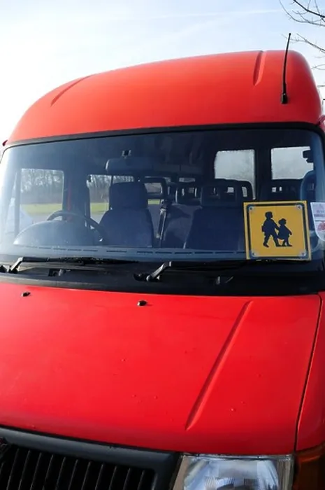 Gerahmter Druck : Schulminibus Gerahmter Druck : Schulminibus