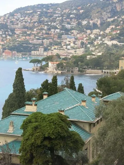 Gerahmter Druck : Blick auf die Küste von Cap Ferrat. Gerahmter Druck : Blick auf die Küste von Cap Ferrat.