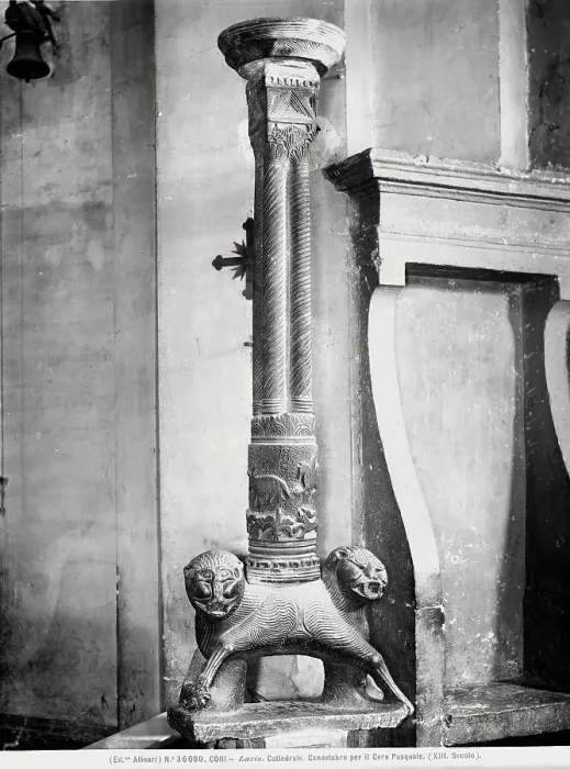Gerahmter Druck : Candelabro Porta Cero Pasquale, Cattedrale in Cori bei Latina