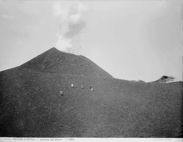 Gerahmter Druck : Vesuvio. Die Eruption des Vesuv im Jahr 1895 Gerahmter Druck : Vesuvio. Die Eruption des Vesuv im Jahr 1895