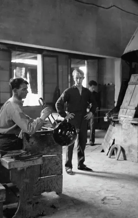 Gerahmter Druck : Murano. Die Glaser am Werk in einer Vitraria von Murano Gerahmter Druck : Murano. Die Glaser am Werk in einer Vitraria von Murano