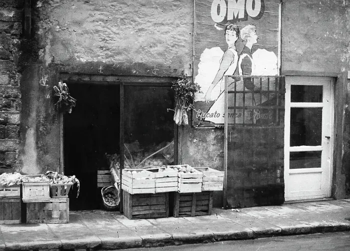 Gerahmter Druck : Ein italienischer Obst- und Gemüsehändler