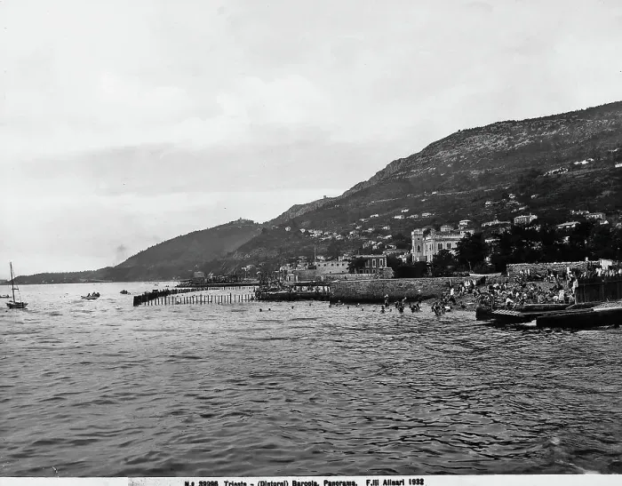 Gerahmter Druck : Barcola. Panorama von Barcola in Triest Gerahmter Druck : Barcola. Panorama von Barcola in Triest