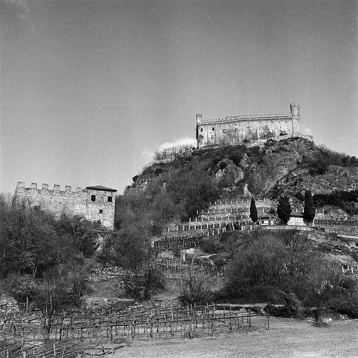 Gerahmter Druck : Panorama von Ivrea mit dem Schloss Gerahmter Druck : Panorama von Ivrea mit dem Schloss