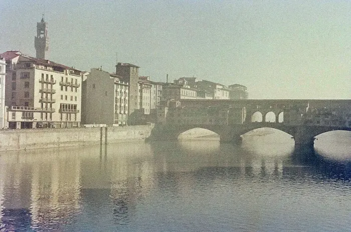 Gerahmter Druck : Blick auf den Ponte Vecchio in Florenz Gerahmter Druck : Blick auf den Ponte Vecchio in Florenz