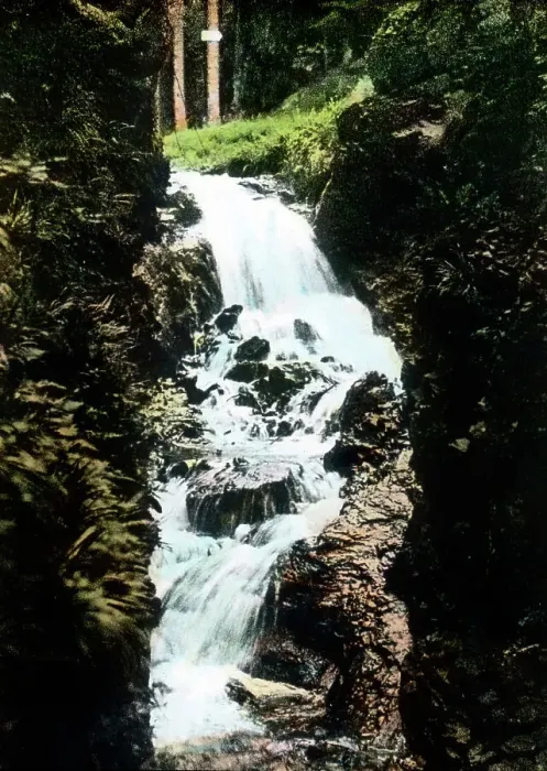 Gerahmter Druck : Wasserfall im Dietharzer Grund in Thüringen, 1920er Jahre. Gerahmter Druck : Wasserfall im Dietharzer Grund in Thüringen, 1920er Jahre.