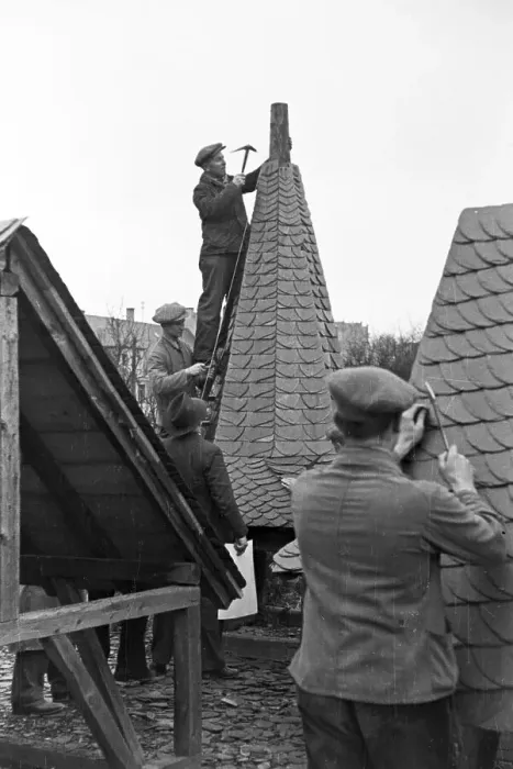 Gerahmter Druck : Dachdeckerausbildung in Deutschland 1937 Gerahmter Druck : Dachdeckerausbildung in Deutschland 1937