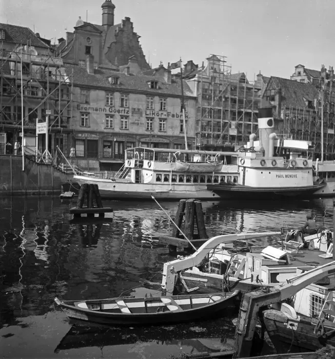 Gerahmter Druck : Danzig. Eindruck aus der freien Stadt Danzig, hier dem Hafen Gerahmter Druck : Danzig. Eindruck aus der freien Stadt Danzig, hier dem Hafen