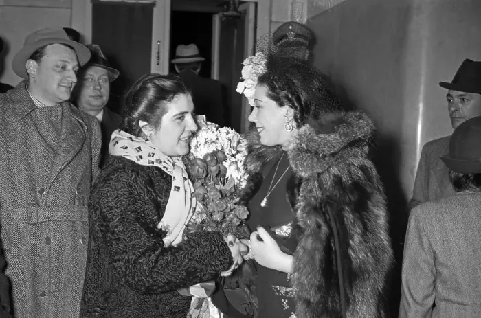 Gerahmter Druck : Am Theater