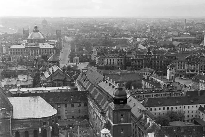 Gerahmter Druck : München. Ein Blick auf die Stadt München in Deutschland der Jahrzehnte dreißig